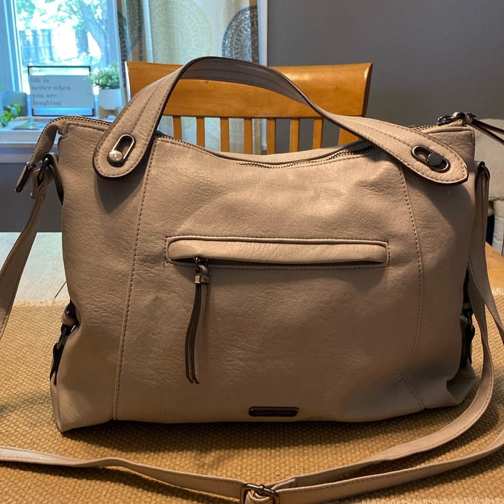 Jessica Simpson light gray purse in excellent condition